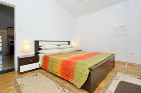 Ferienapartment Mit Balkon Für Fünf Personen